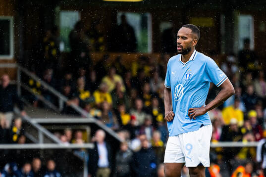 Malmö FFs Isaac Kiese Thelin deppar
