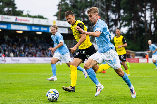 Mjällbys Arvid Brorsson och Malmö FFs Hugo Bolin