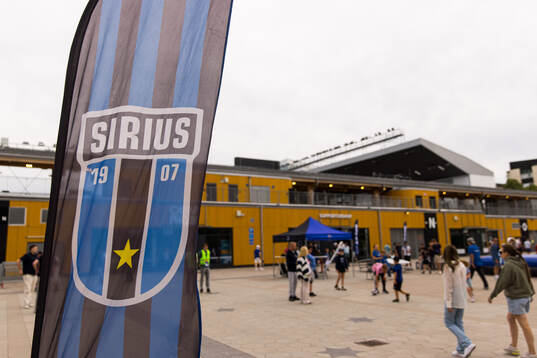 En flagga med Sirius logotyp