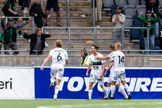 GAIS Axel Henriksson jublar