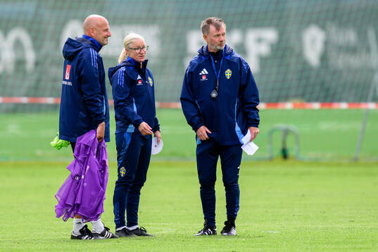 Assistant coach Magnus Wikman, Victoria Sandell and head