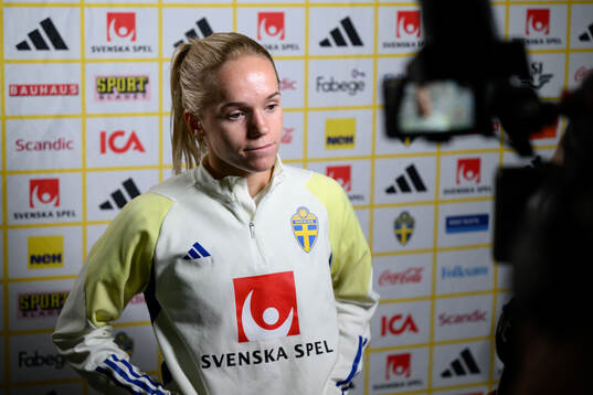 Hanna Lundkvist is being interviewed