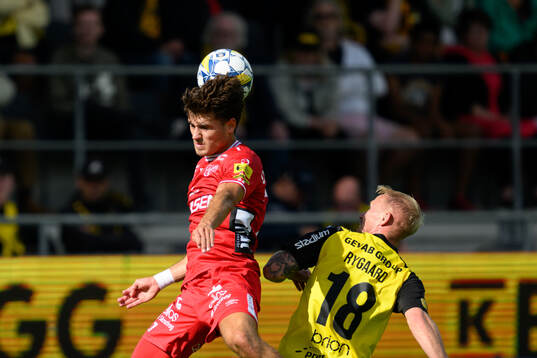 Elfsborgs Besfort Zeneli och Häckens Mikkel Rygaard Jensen