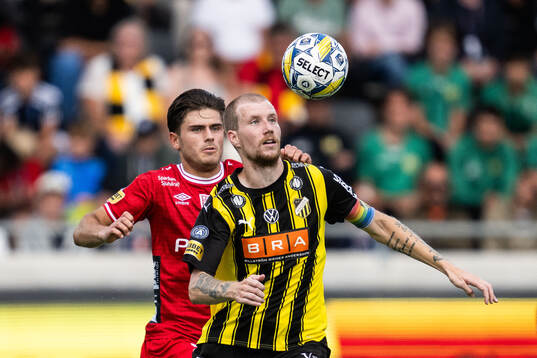 Elfsborgs Besfort Zeneli och Häckens Simon Gustafson