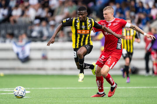 Häckens Akoua Romeo Amane och Elfsborgs Sebastian Holmen