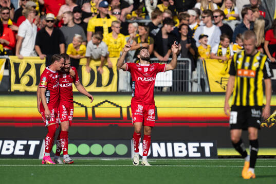 Elfsborgs Arber Zeneli jublar