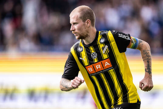 Häckens Simon Gustafson jublar