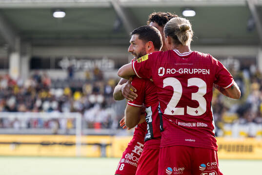 Elfsborgs Arber Zeneli jublar