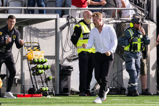 Elfsborgs manager Oscar Hiljemark jublar