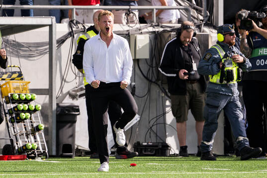 Elfsborgs manager Oscar Hiljemark jublar