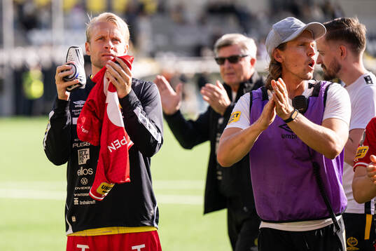 Elfsborgs Johan Larsson jublar