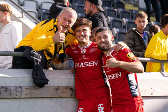 Elfsborgs Besfort Zeneli och Arber Zeneli med pappa Avni
