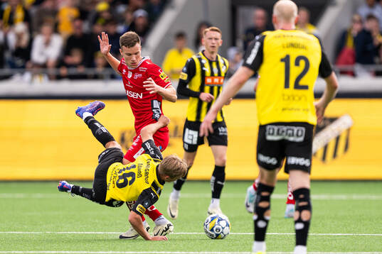 Elfsborgs Andri Fannar Baldursson och Häckens Pontus Dahbo