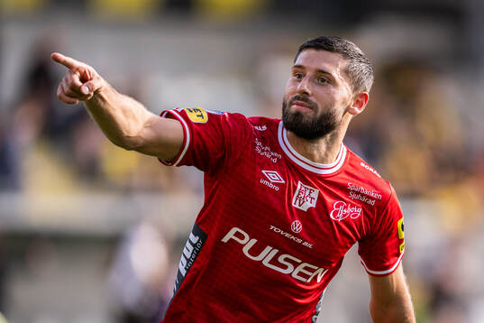 Elfsborgs Arber Zeneli jublar