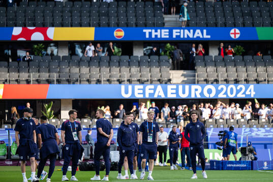 Harry Kane of England with team mates