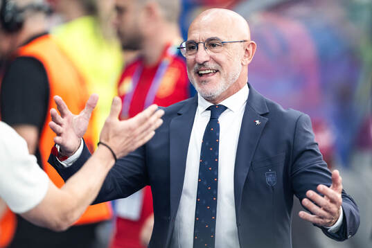 Head coach Luis De La Fuente of Spain