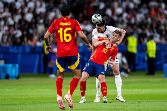 Declan Rice of England and Daniel Olmo of Spain