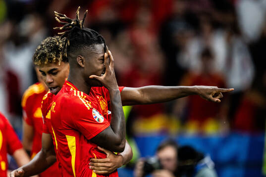 Nicholas Williams of Spain celebrates