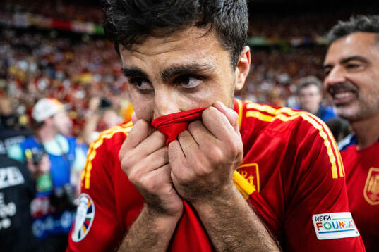 Rodrigo Hernandez of Spain celebrates