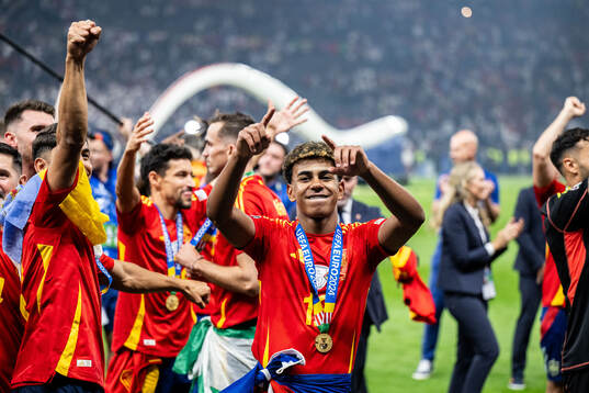 Lamine Yamal of Spain celebrates