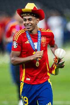 Lamine Yamal of Spain celebrates