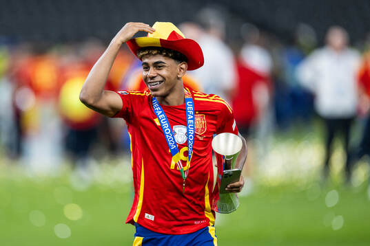 Lamine Yamal of Spain celebrates