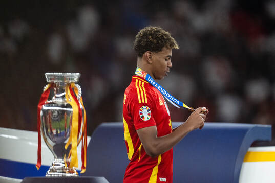 Lamine Yamal of Spain celebrates