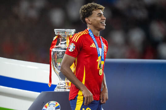 Lamine Yamal of Spain celebrates