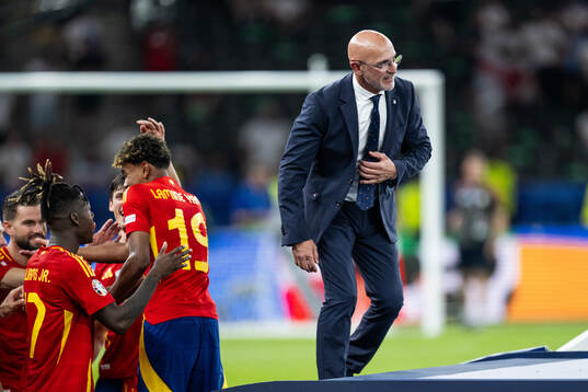Head coach Luis De La Fuente of Spain