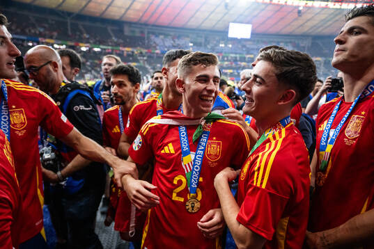 Fermin Lopez Marin of Spain celebrates