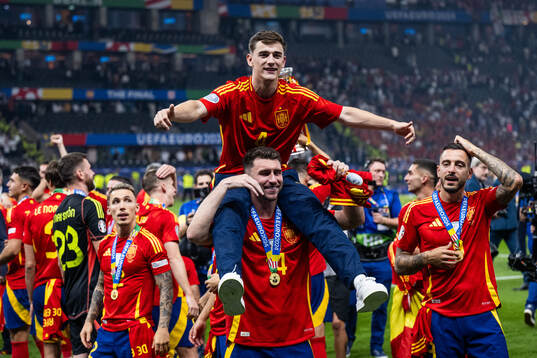 Aymeric Laporte of Spain celebrates