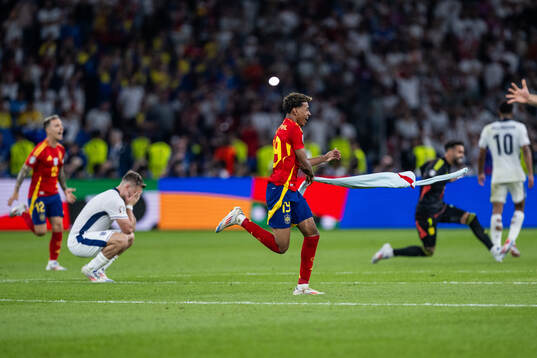 Lamine Yamal of Spain celebrates