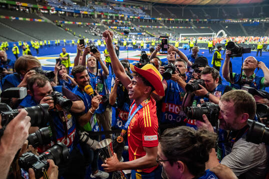 Lamine Yamal of Spain celebrates