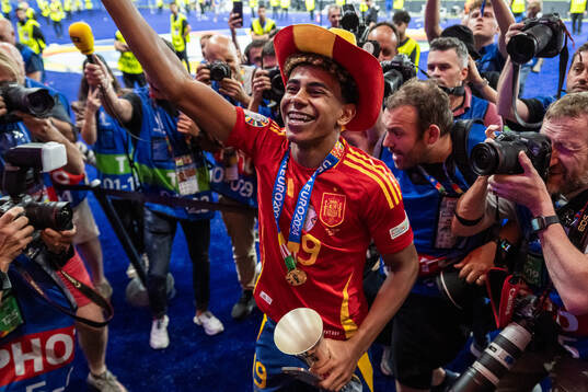 Lamine Yamal of Spain celebrates