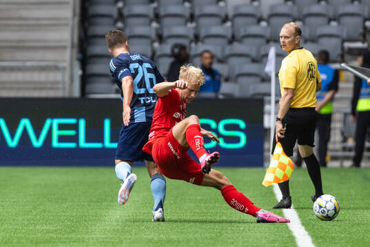 Djurgårdens Samuel Dahl och Värnamos Victor Larsson