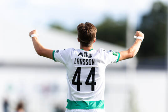 Västerås Max Larsson jublar