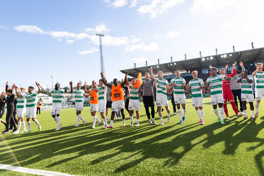 Västerås spelare jublar