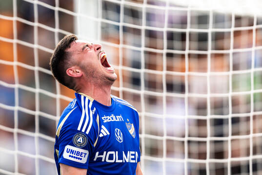 IFK Norrköpings Vito Hammershöy-Mistrati jublar