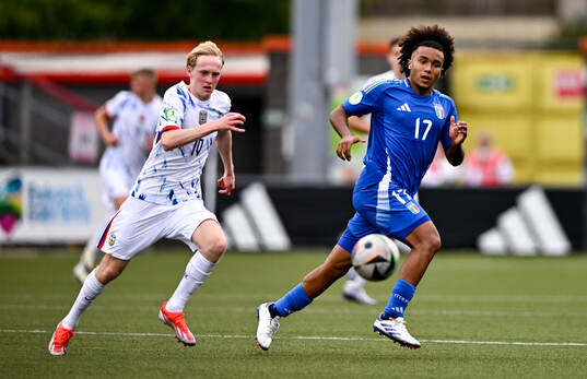 Aaron Ciammaglichella of Italy in action against Sondre