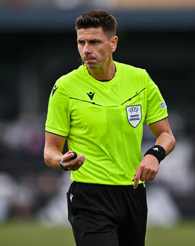 Referee Marian Barbu