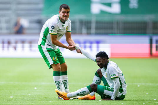 Hammarbys Pavle Vagic och Shaquille Pinas deppar