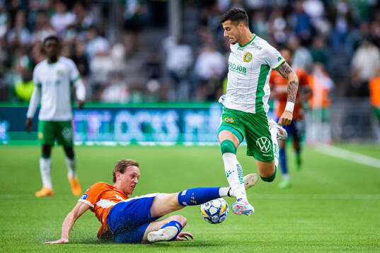 IFK Göteborgs Adam Carlén och Hammarbys Viktor Dukanovic