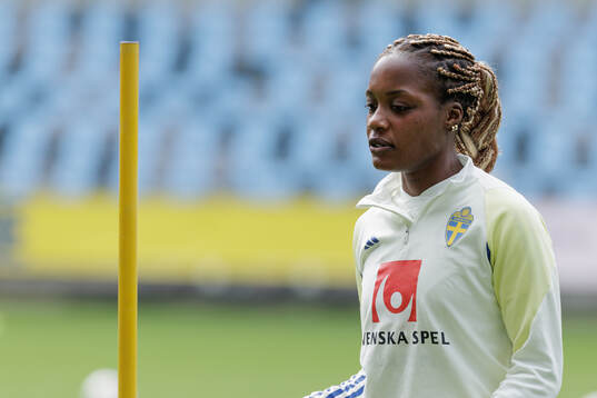 Evelyn Ijeh of the Swedish women's national football team
