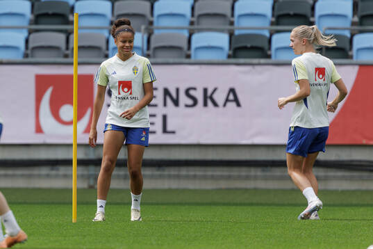 Felicia Schröder of the Swedish women's national football
