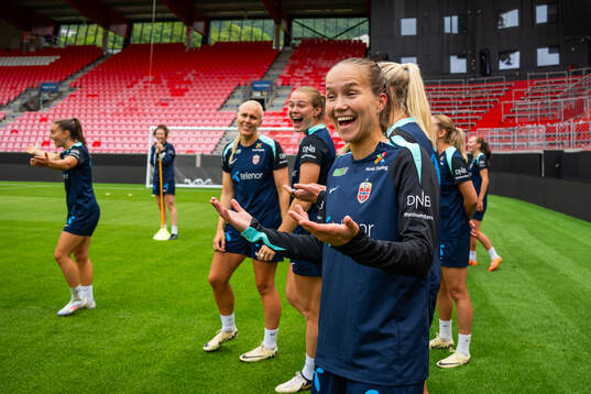 Maria Thorisdottir, Marthine Østenstad and Guro Reiten of