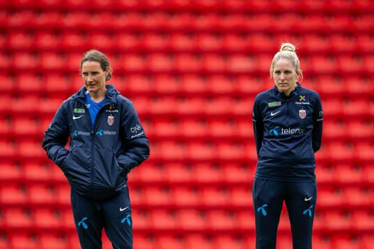 Ingvild Stensland, assistant coach, and Gemma Grainger,