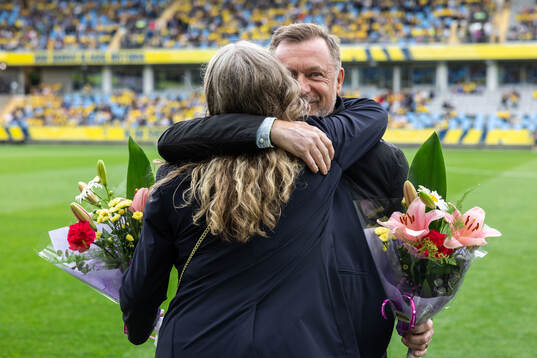 Head coach Peter Gerhardsson of Sweden is acknowledged for