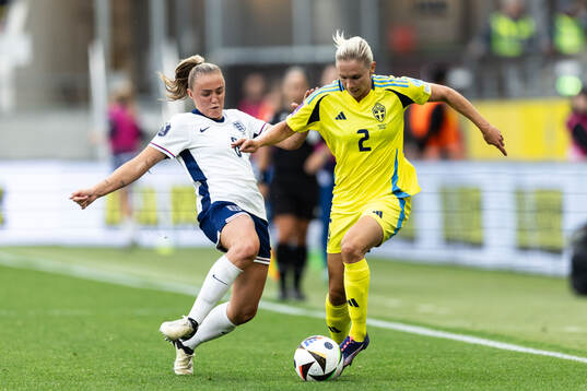 Georgia Stanway of England and Jonna Andersson of Sweden