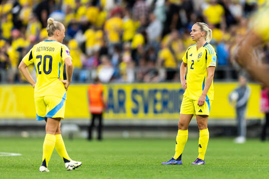 Hanna Bennison and Jonna Andersson of Sweden look dejected