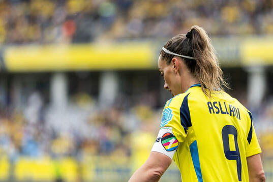 Kosovare Asllani of Sweden looks dejected